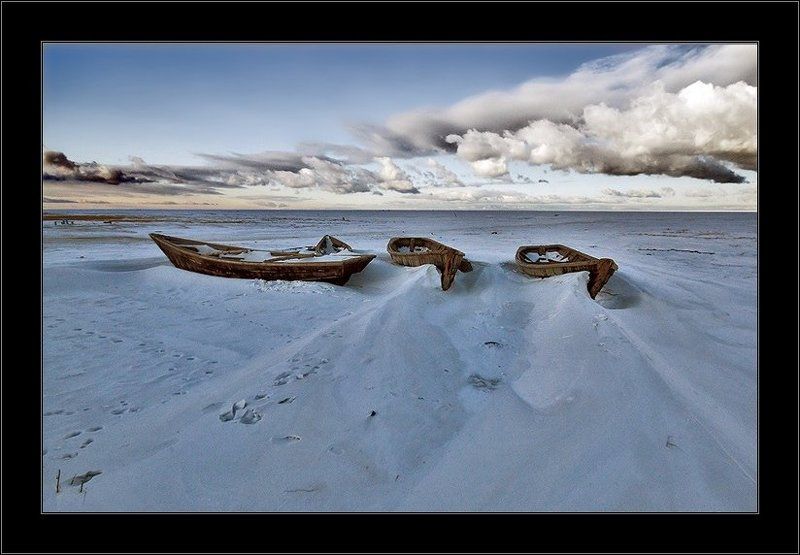 байкал, лед, снег, лодки, облака, небо, i_go Засыпает седой Байкал...photo preview