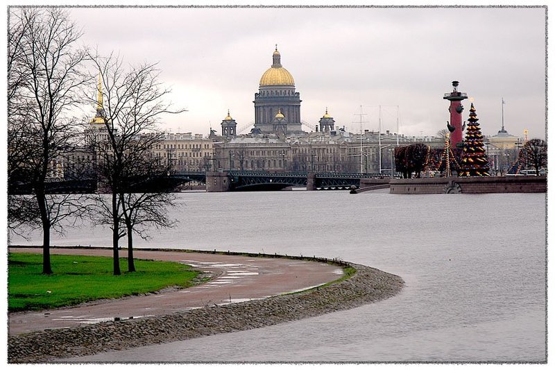 Вид на Исаакийphoto preview