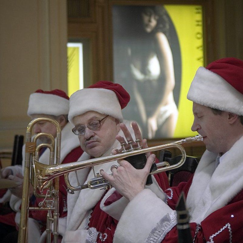 гум, дед мороз, новый год, музыка Соло зажигаетphoto preview