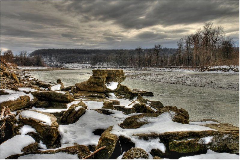пьедестал, камни, река, белая Воздвигнутый природой пьедестал, все ищет своего героя!photo preview