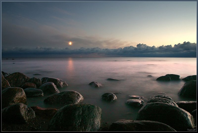 Moon light gulf...