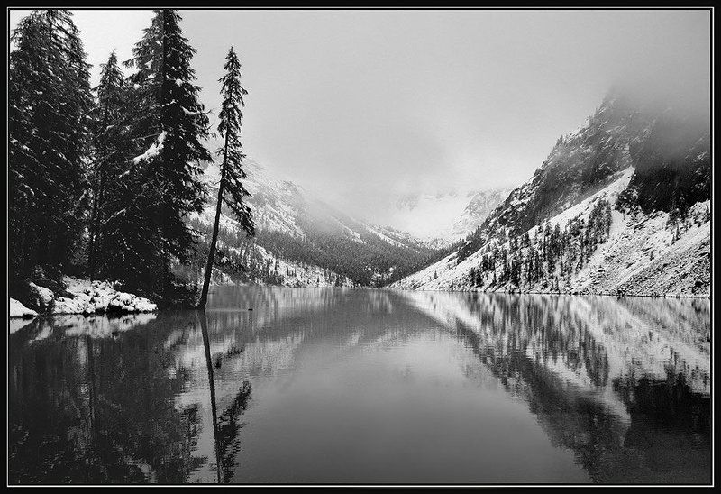 горы , снег, туман Хмурое июльское утроphoto preview