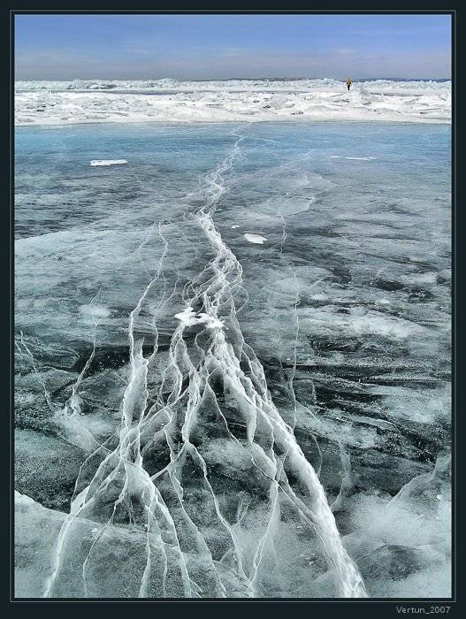 Трещина меж нами?. Автор: Игорь Глушко Байкал,лед,трещина, Игорь Глушко