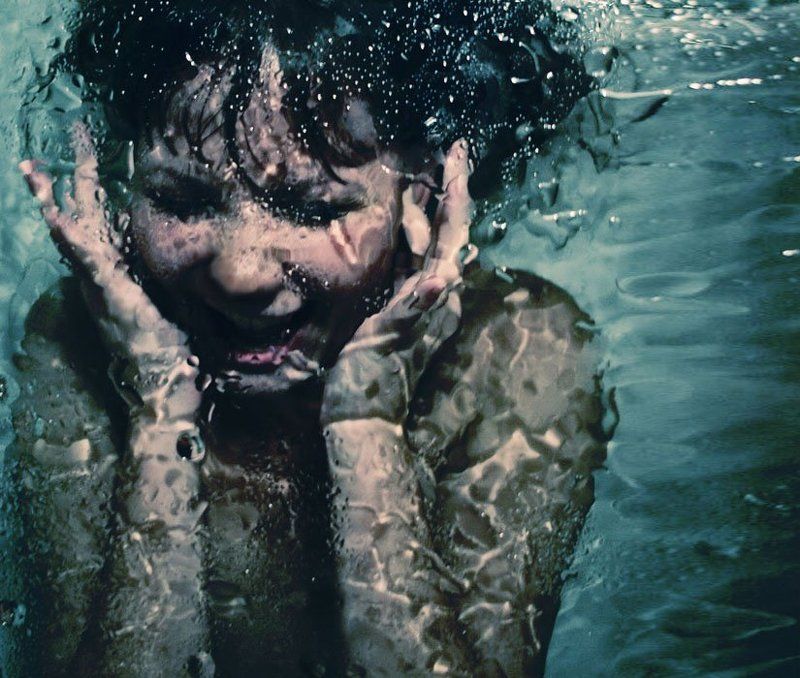 девушка, вода, капли, сирена, крик, замкнутость, смех под водой SCREAMphoto preview