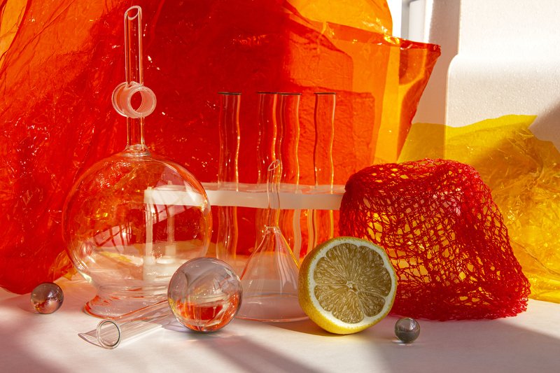 натюрморт, лимон, желтый, оранжевый, колбы, сетка, шары, стекло Лимонphoto preview