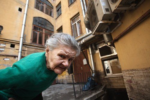 Шёл бы ты в свой двор, внучек