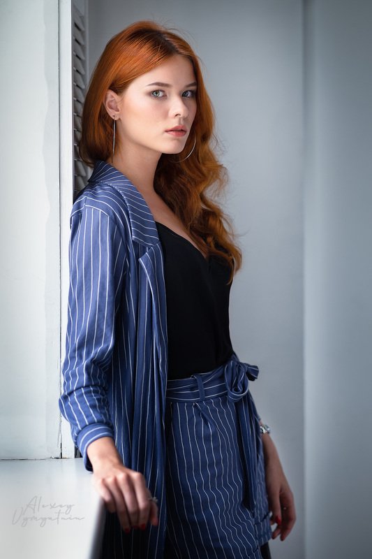 girl, portrait, cute, woman, studio, natural light, red hair, pretty, face, blue, orange Вероникаphoto preview