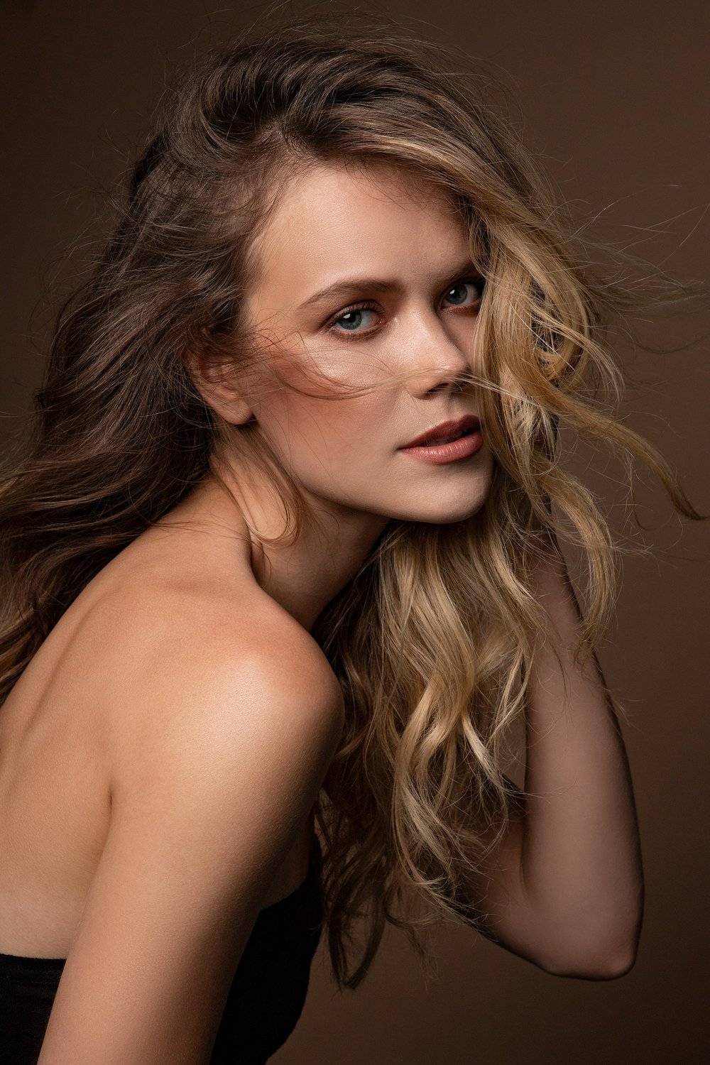 Автор: Мелана Романова женский портрет, шикарная, красотка. девушка, фэшн, pretty woman, fashion, adult, lips, portrait, girl, attractive, pretty, model, hair, beautiful, natural, female, smile, beauty, studio, lady, elegance, glamour, curly, elegant,, Мелана Романова