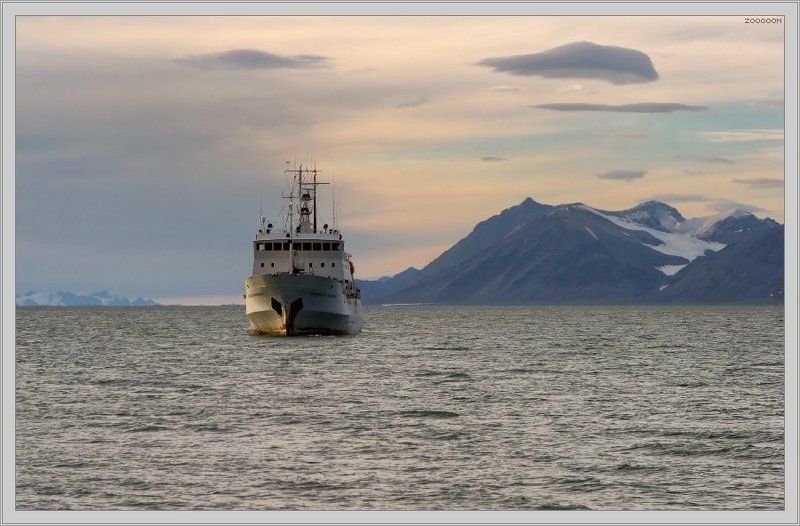 арктика,шпицберген,корабль Исследователь Арктикиphoto preview