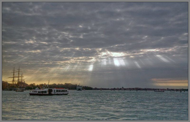 венеция Солнечный дождьphoto preview