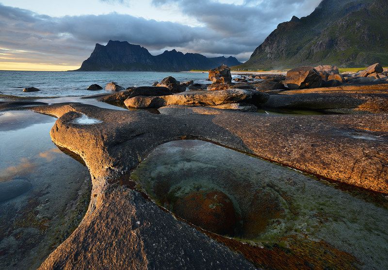 Вода и камниphoto preview