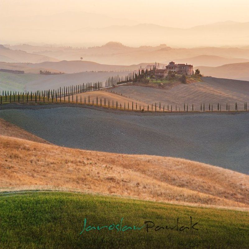 Country Housephoto preview