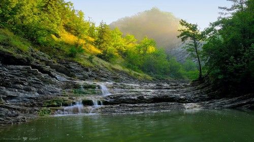 Летний этюд с водопадом и утренним туманом...