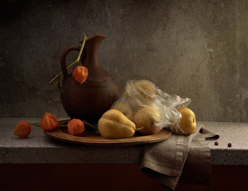 С грушами и физалисомphoto preview