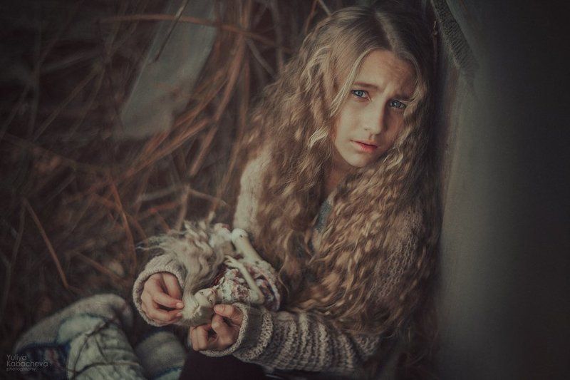 Бывает   такое   небо ,  Такая   игра   лучей , Что сердцу обида куклы Обиды своей жалчей.photo preview