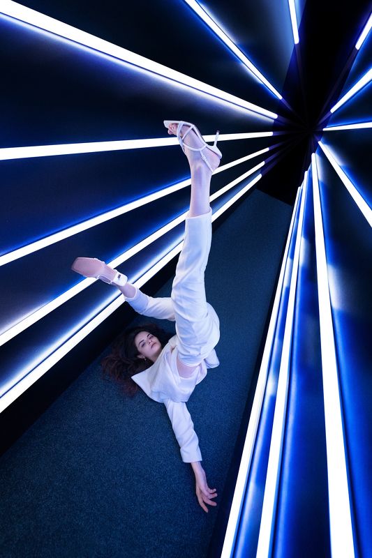 портрет, fashion, фэшн, арт, art, синий, цветной свет, широкий угол,wide angle Синийphoto preview