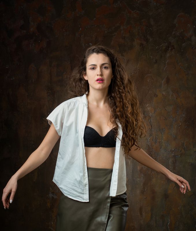 студийный портрет, красивая девушка, женский портрет Вероникаphoto preview