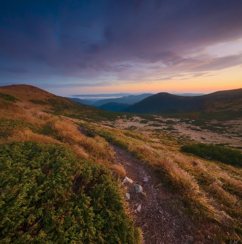 утро, карпаты, черногора, туркул, пейзаж, осень, небо, вид, тропинка, горы, рассвет, mountains, carpathian, morning, autumn, colors, sky. moody, fog, grass, landscape, carpathian mountains, chornogora, turkul, dawn Carpathian morning ..photo preview