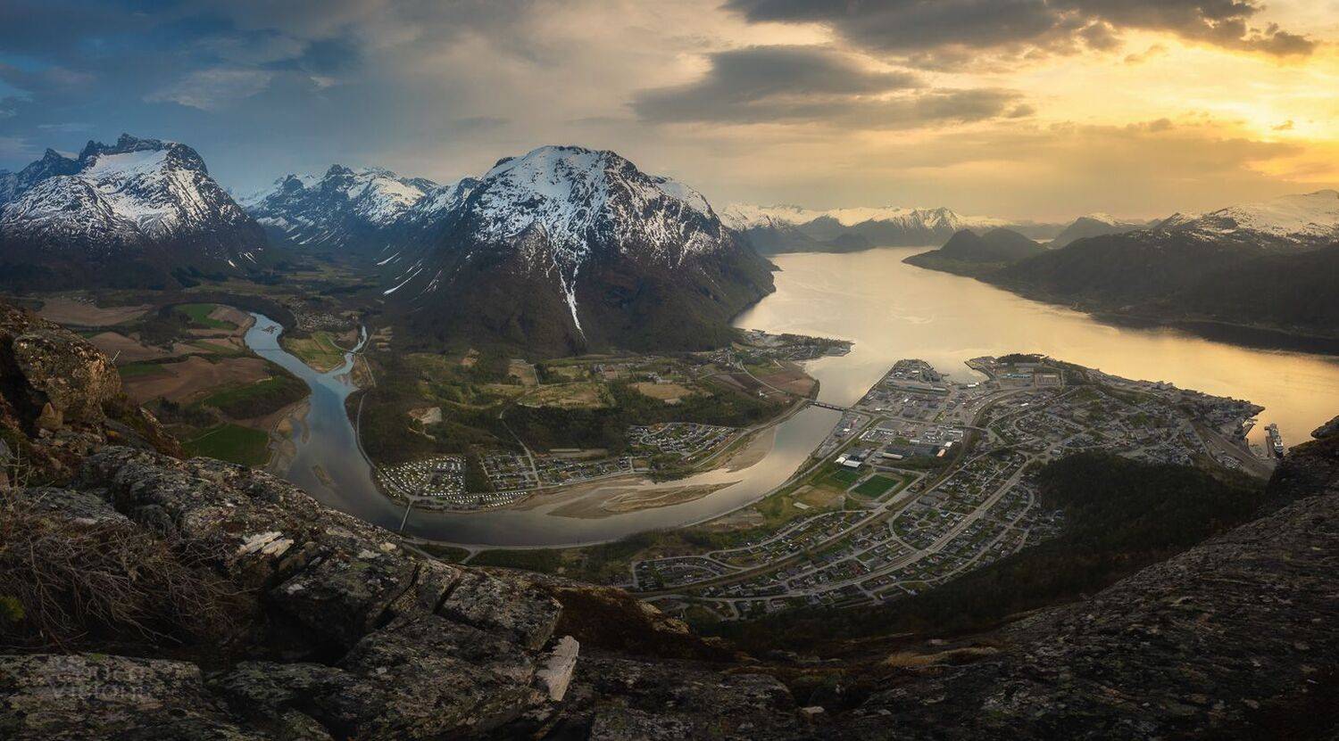 Romsdalen panorama. Автор: Adrian Szatewicz romsdalen,mountains,norway,sunset,spring,, Adrian Szatewicz