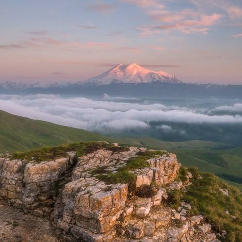 Бермамыт. Вид на Эльбрус.