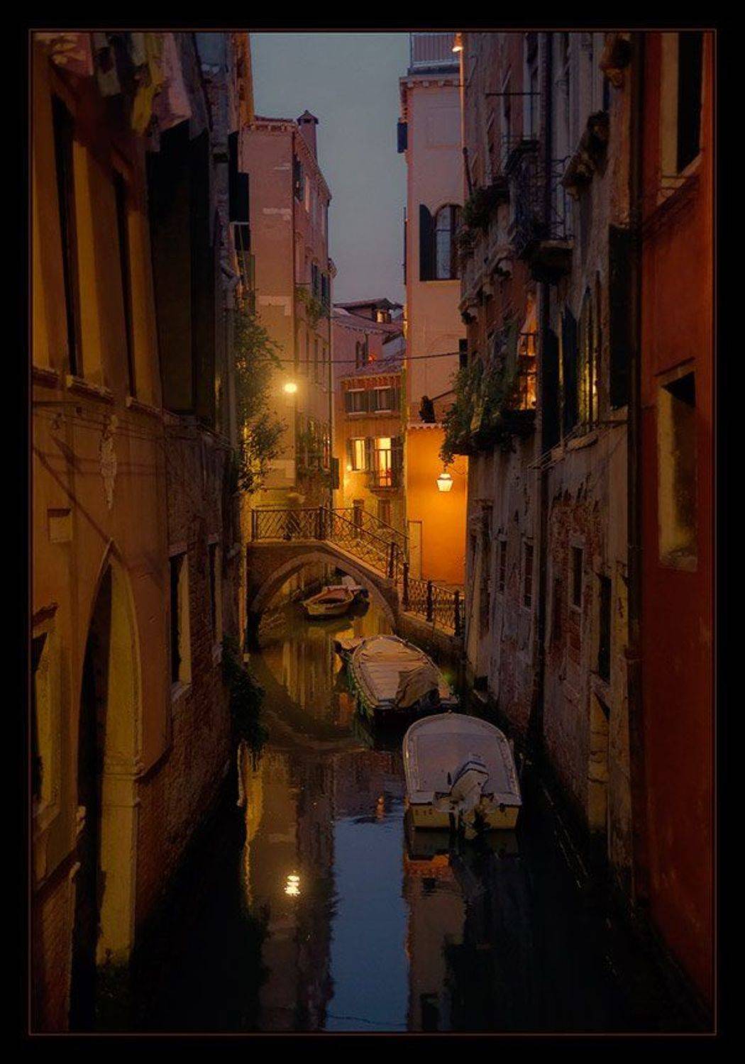 Атмосфера вечернего города. Автор: Сергей Милицкий венеция, город, ночь, Сергей Милицкий