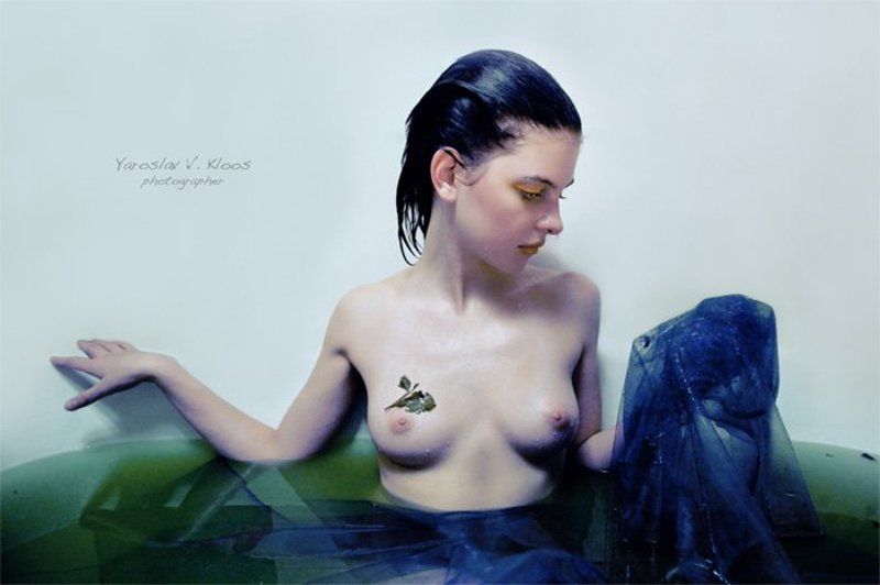 девушка, ванна, вода, тина Сирена...photo preview