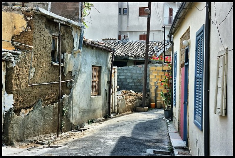 Городские дворикиphoto preview