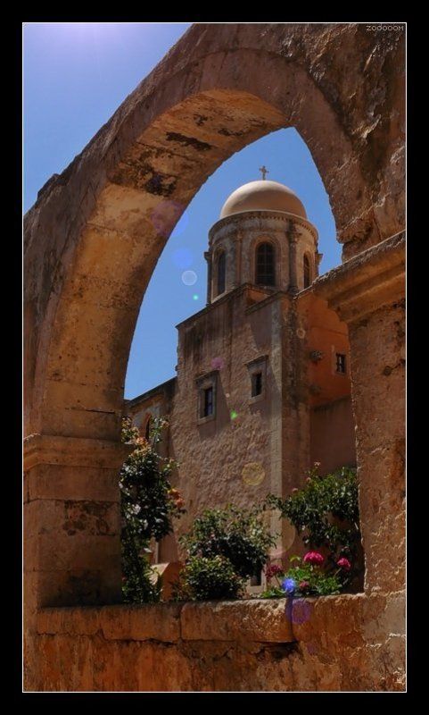 крит,монастырь Монастырский ракурсphoto preview