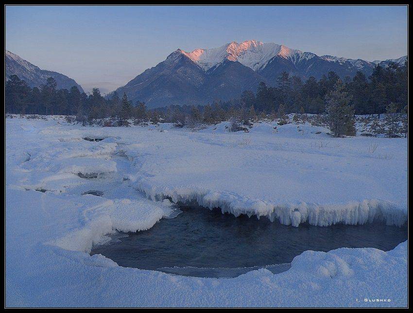 Саянская сказка. Автор: Игорь Глушко саяны, горы, река, полынья, иней, лес, бурятия, Игорь Глушко