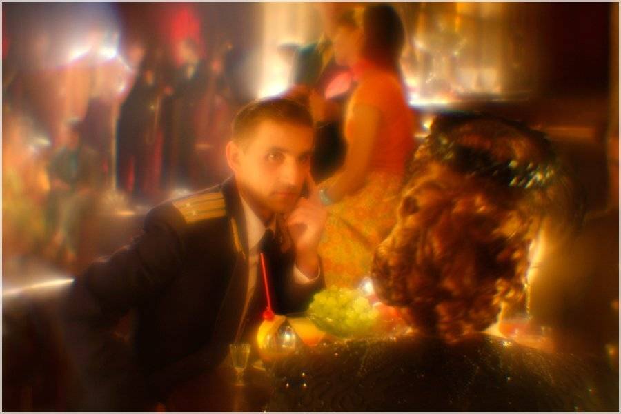 В Коктейль-холле. Автор: Aleetet , Aleetet