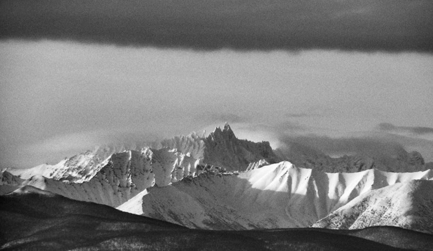 Круче гор могут быть только горы. Автор: Евгений Пугачев. камчатка,свет, Евгений Пугачев.