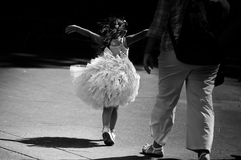 чб фото. лето. дети. город. летние картинки, жанровое фото. стрит фото Летние картинкиphoto preview