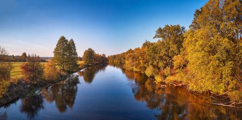 Осенняя река