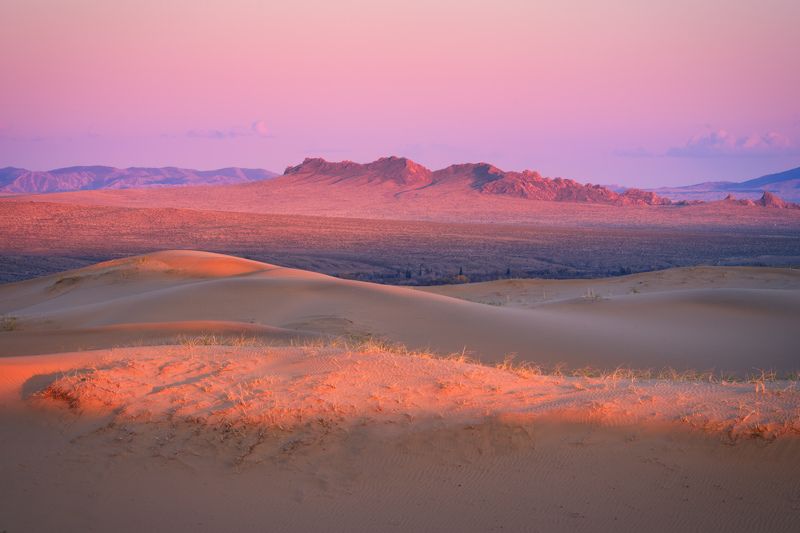 Последние лучи солнца в пустыне Цугээр-Элсphoto preview