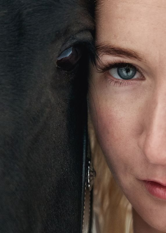 Двоеphoto preview