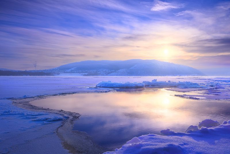 Солнышко плещется в полынье.photo preview