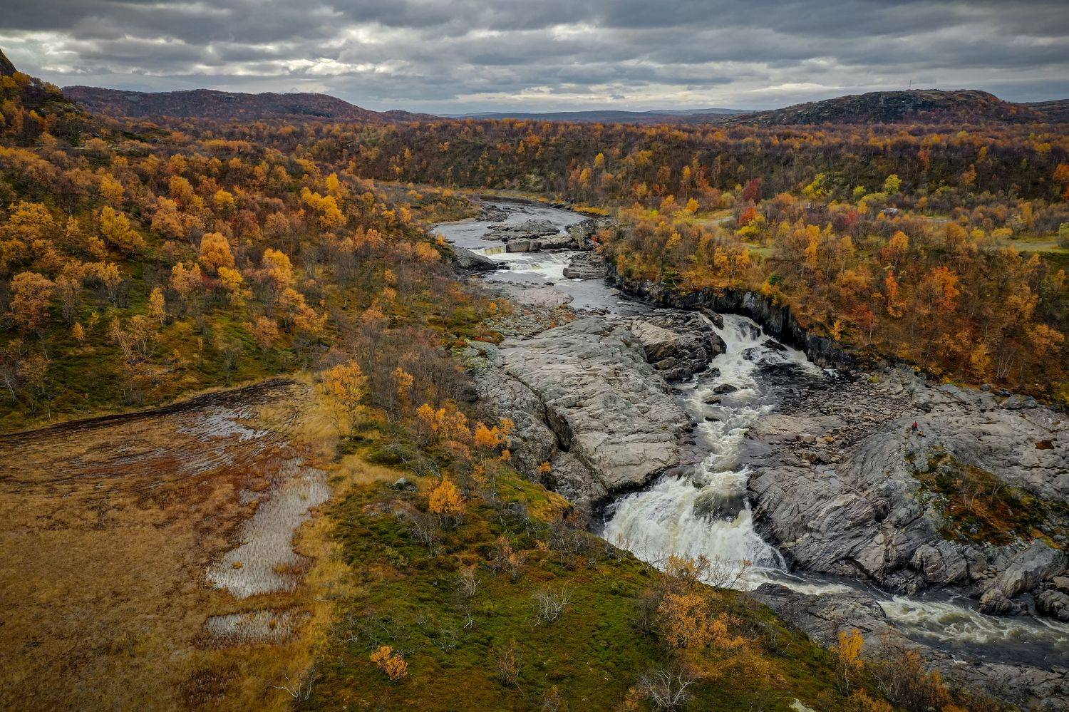 Водопад на реке Титовка. Автор: Павел Ившин , Павел Ившин