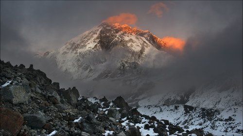 Nuptse...