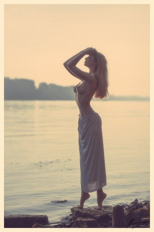 девушка, портрет, ню, лето, природа, река Early morningphoto preview