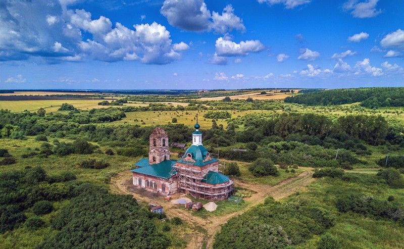 Михайло-Архангельский храм в Стяжкино построенный в 1801 году.photo preview