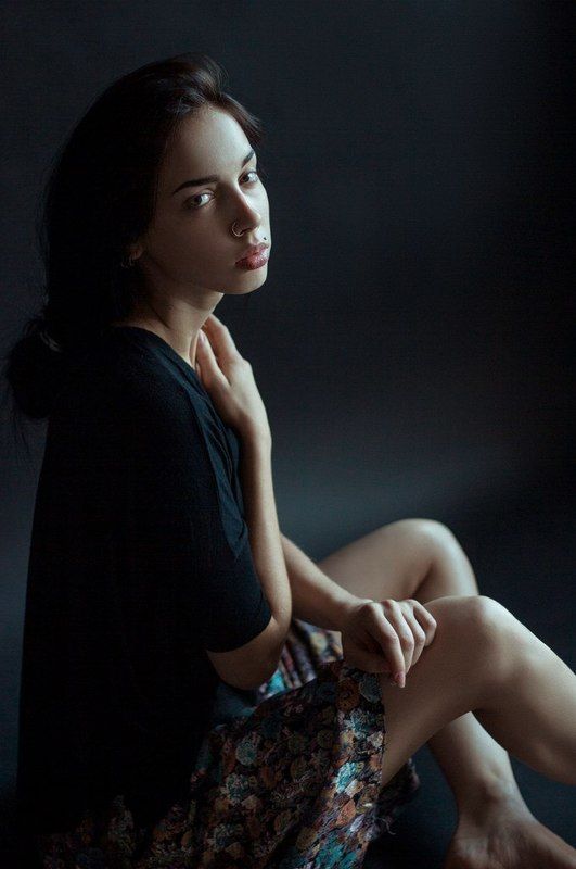 Black, Fashion, Девушка, Дерево, Портрет, Руки, Черный ***photo preview