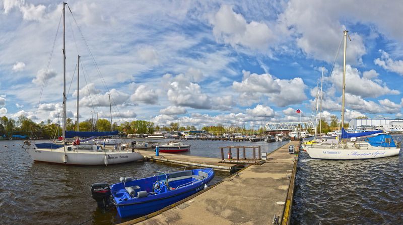 Утро в яхт-клубеphoto preview