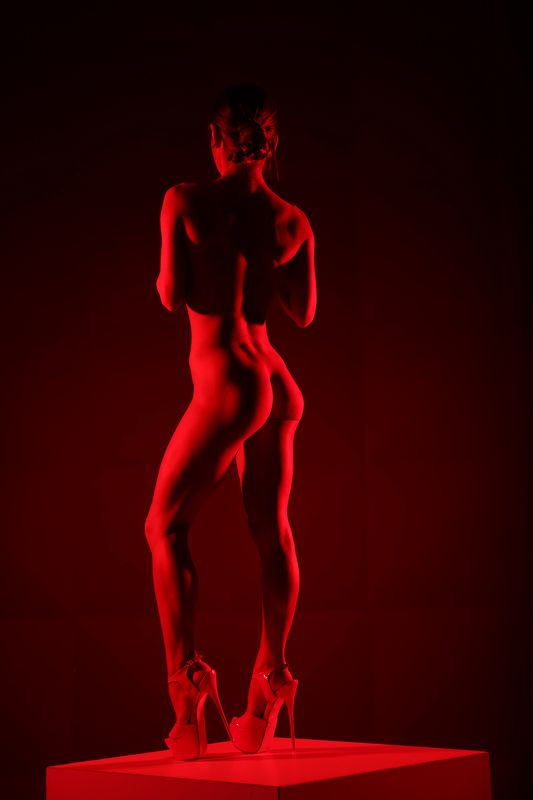 nude,red,girl,woman,naked,женщина,обнажение, красный,девушка, каблук Redphoto preview
