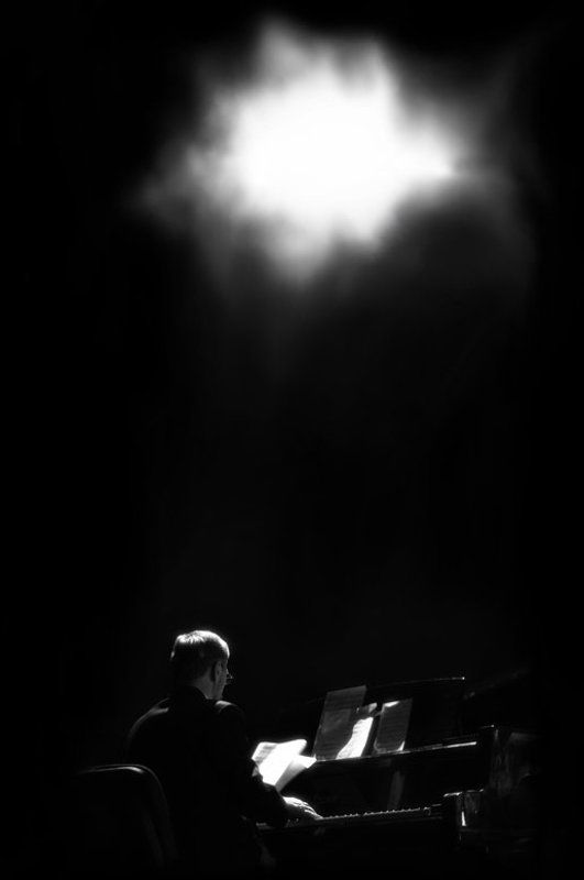 свет, тень, маэстро, фестиваль, рояль Маэстро и светphoto preview
