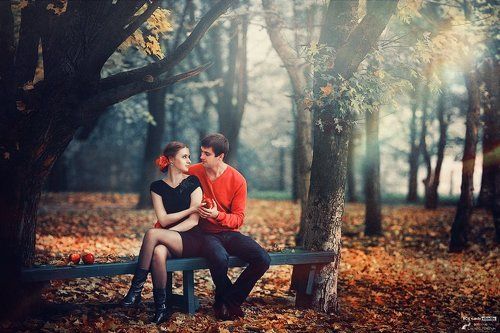 Любовь в осеннем сквере