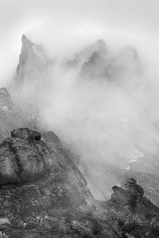 Большой, Вершина, Высокий, Горы, Ергаки, Красивый, Красноярский край, Крутой, Облака, Пейзаж, Пик, Природа, Саяны, Сибирь, Скалы, Туман, Чб, Черно-белое Пик Звездныйphoto preview