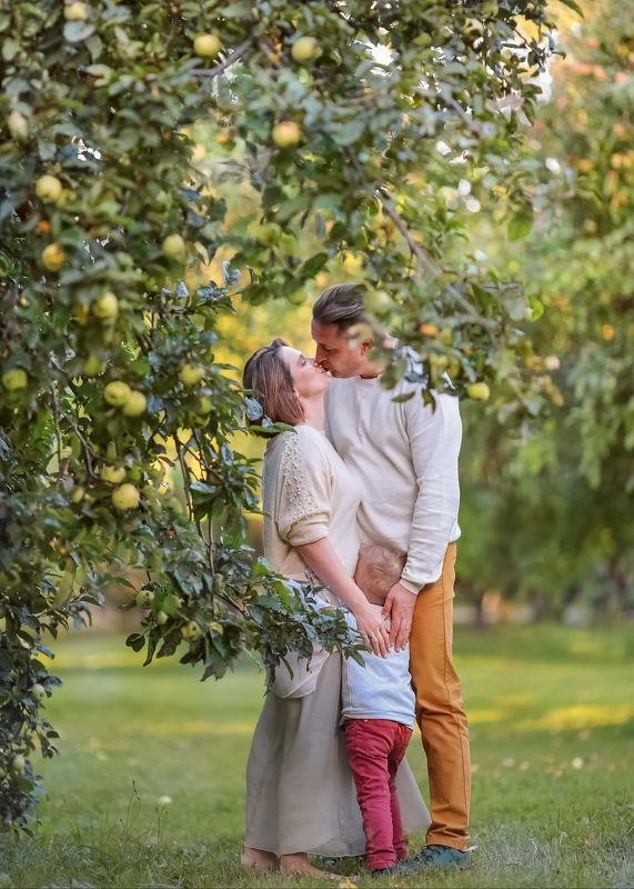 семья, сад любви, семейные  ценности, беларусь,о любви,ирина горюкина Славянеphoto preview