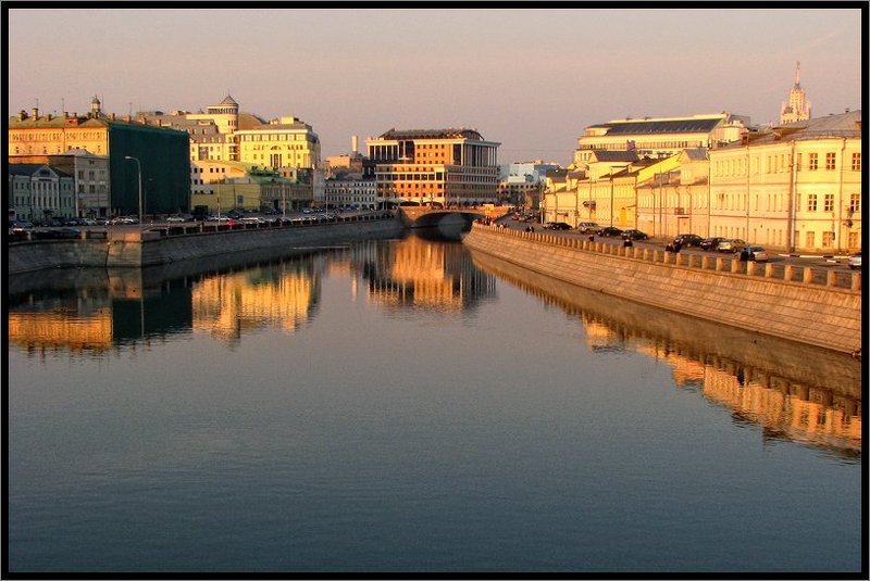 Вечер на Кадашевской набережнойphoto preview