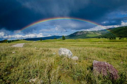 Радуга надо Улаганской долиной