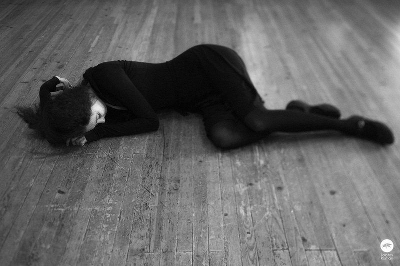 , 1Ds, 45ts-e, Black and white, Bw, MarkIII, Portrait, Боке, Девушка, Кудрявая, Пол, Станок, Странное, Тилтшифт, Черно-белое Саша и зеркалаphoto preview